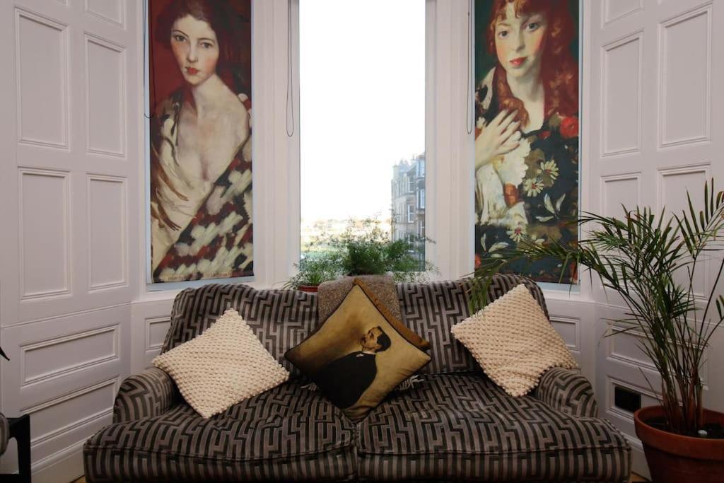 Holyrood Park: Lush & Arty 2 Double Bed Flat Apartment Edinburgh