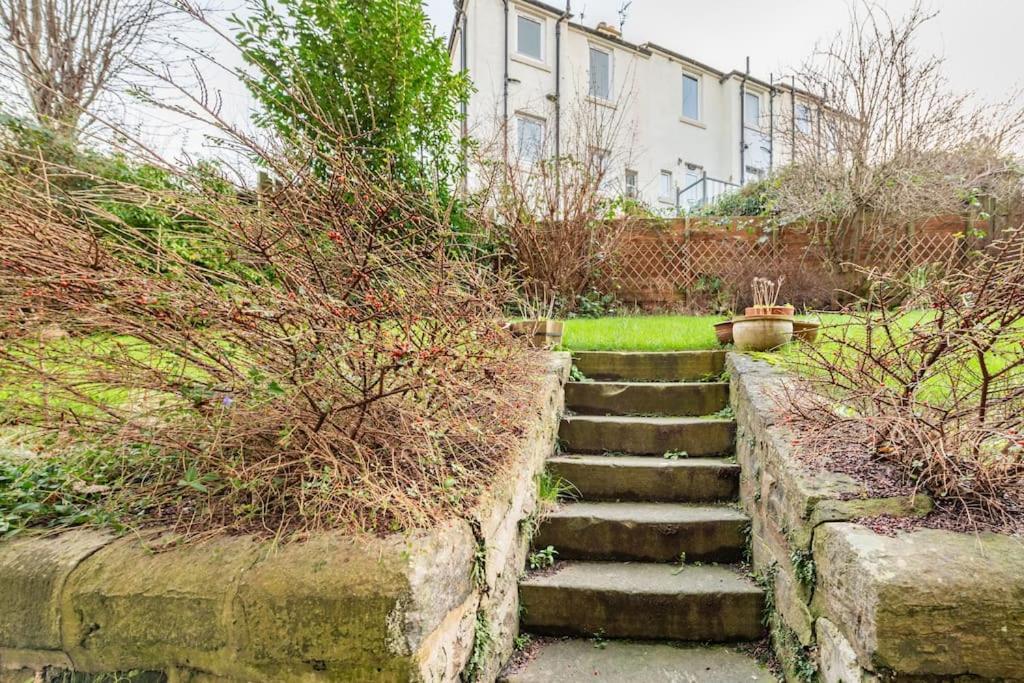 Holyrood Park: Lush & Arty 2 Double Bed Flat Apartment