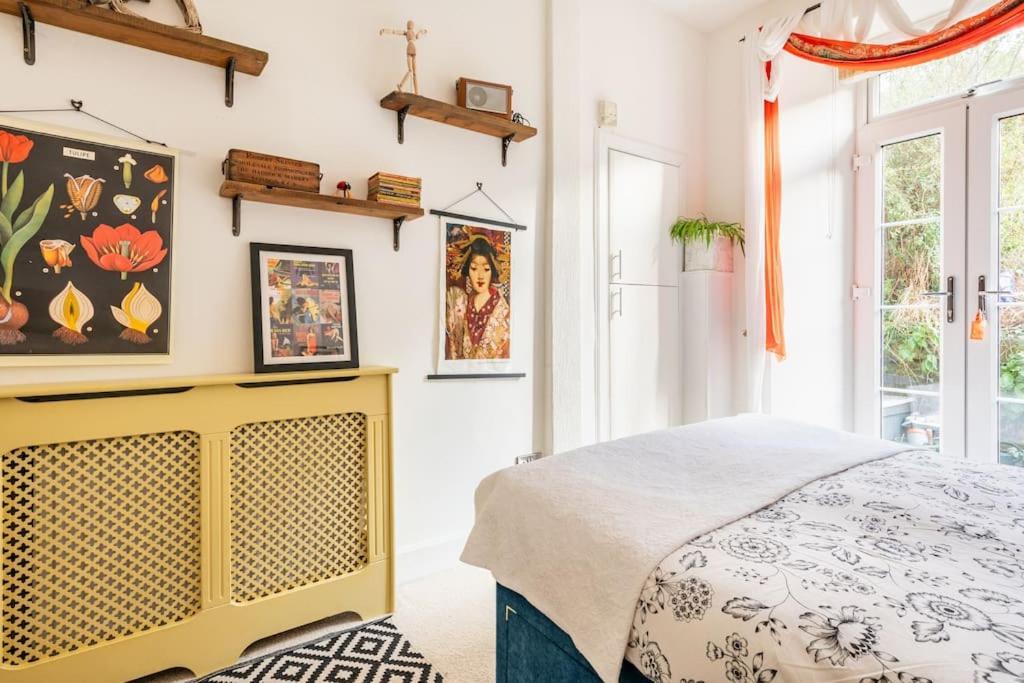 Holyrood Park: Lush & Arty 2 Double Bed Flat * Edinburgh