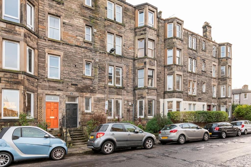 Holyrood Park: Lush & Arty 2 Double Bed Flat Apartment Edinburgh