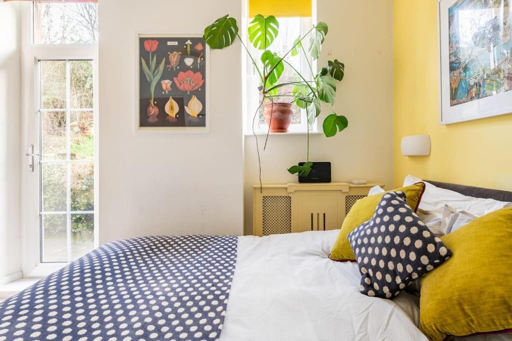 Apartment Holyrood Park: Lush & Arty 2 Double Bed Flat *