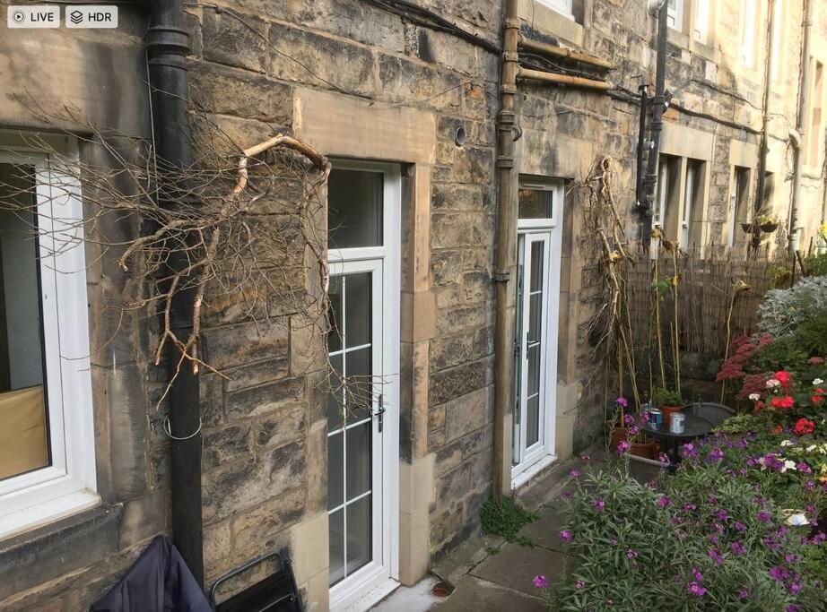 Holyrood Park: Lush & Arty 2 Double Bed Flat Apartment Edinburgh