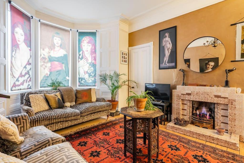 Holyrood Park: Lush & Arty 2 Double Bed Flat Apartment *
