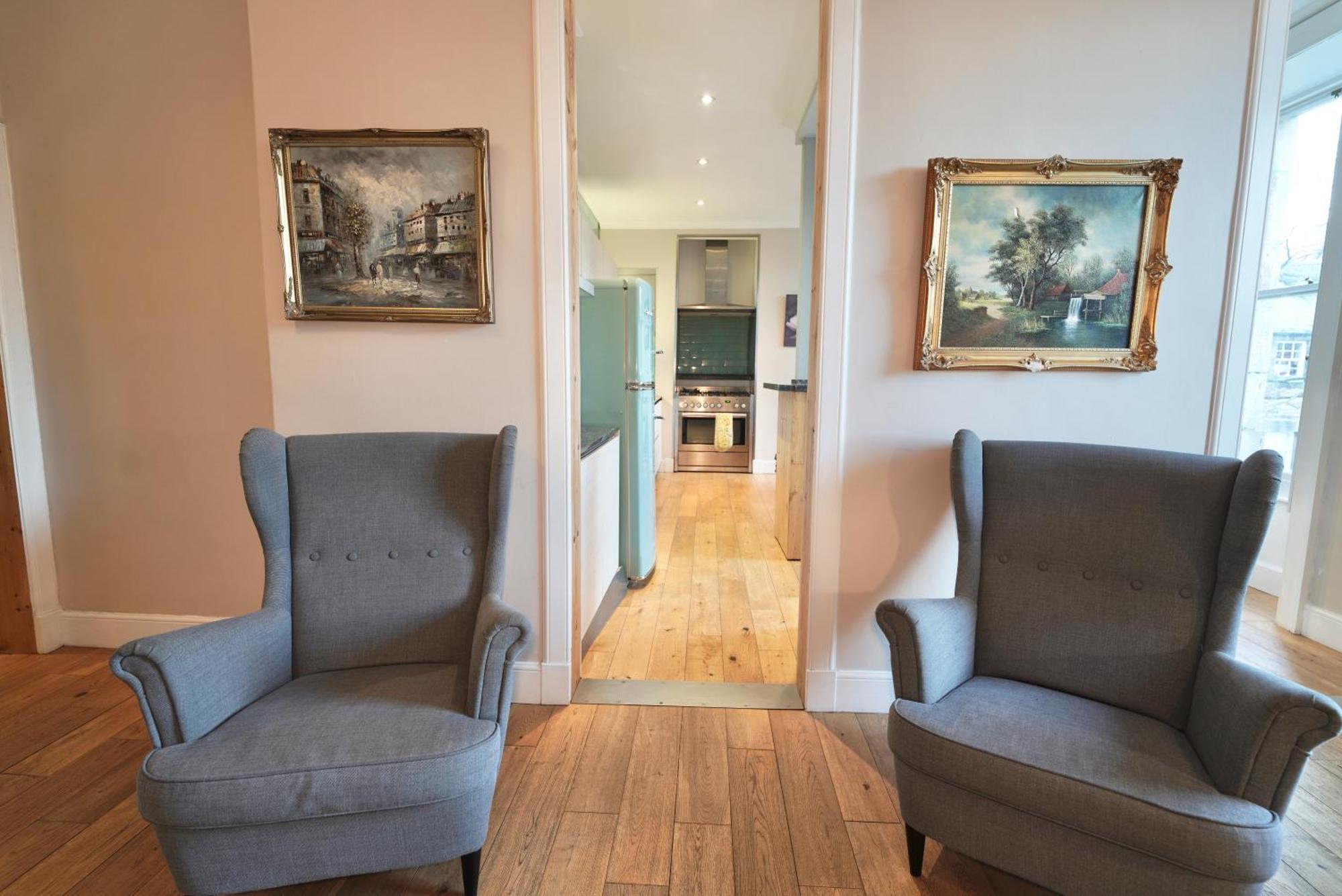 Spacious 2 Bed Next To Royal Mile & Waverley Apartment Edinburgh