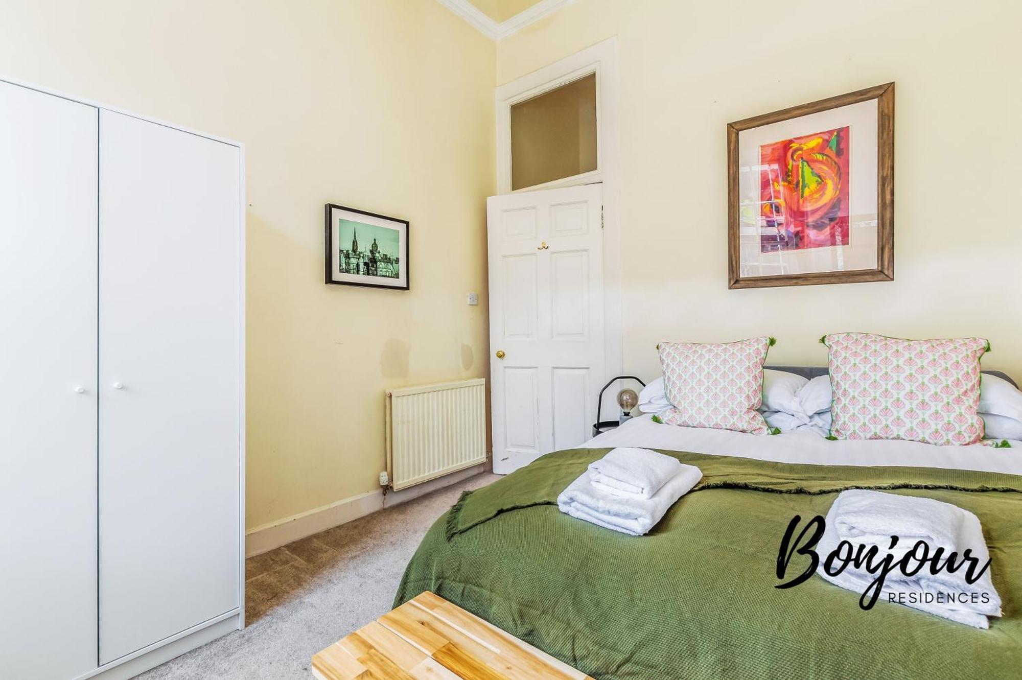 Belleville Central St James Quarter Free Offsite Parking & Views By Bonjour Residences Appartement EDI