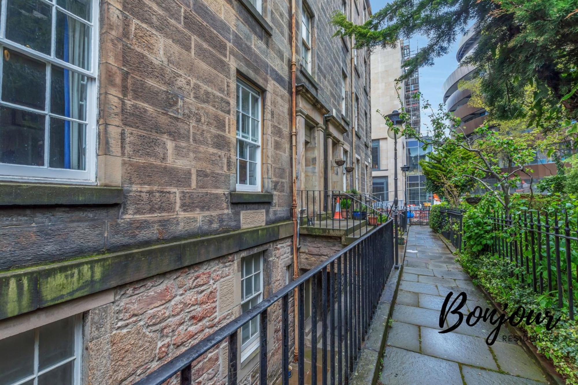 Belleville Central St James Quarter Free Offsite Parking & Views By Bonjour Residences Appartement *
