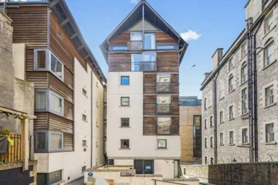 Gorgeous Old Town Hideaway Edinburgh