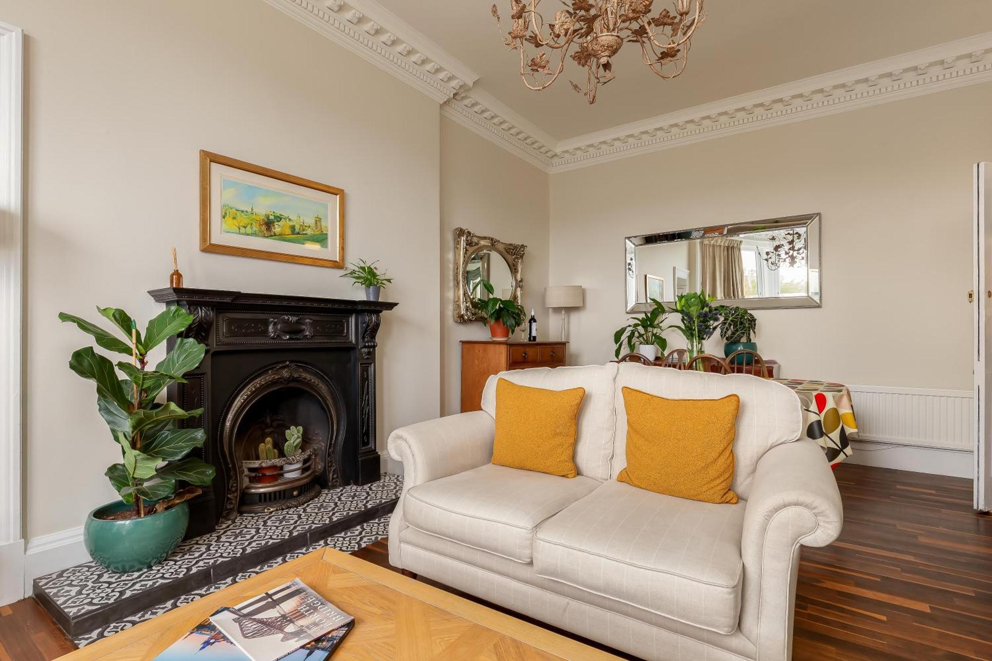 Stylish Victorian Apartment's Close To The Botanical Gardens, Free Parking! Apartment EDI