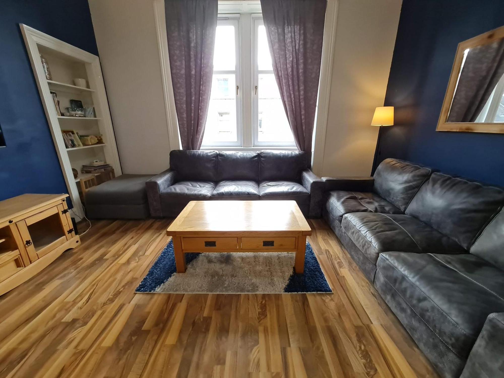 The Victorian - 3 Bedroom Apartment *