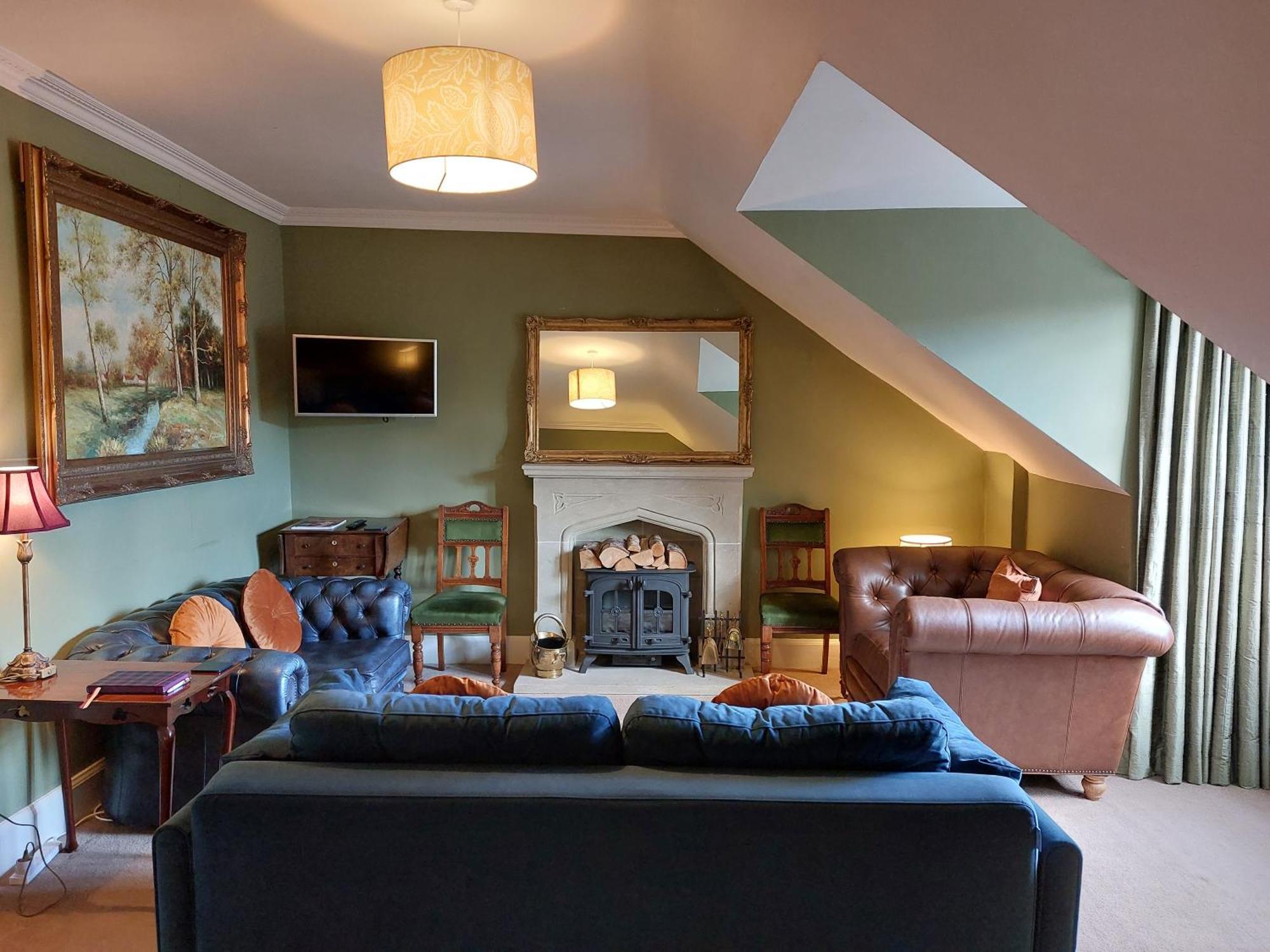 Stunning 5br Royal Mile Penthouse Apartment Edinburgh