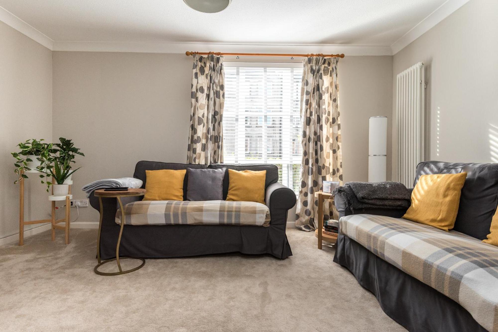 Cosy Roseburn Apartment, - 2 Bedrooms, Free Parking * EDI