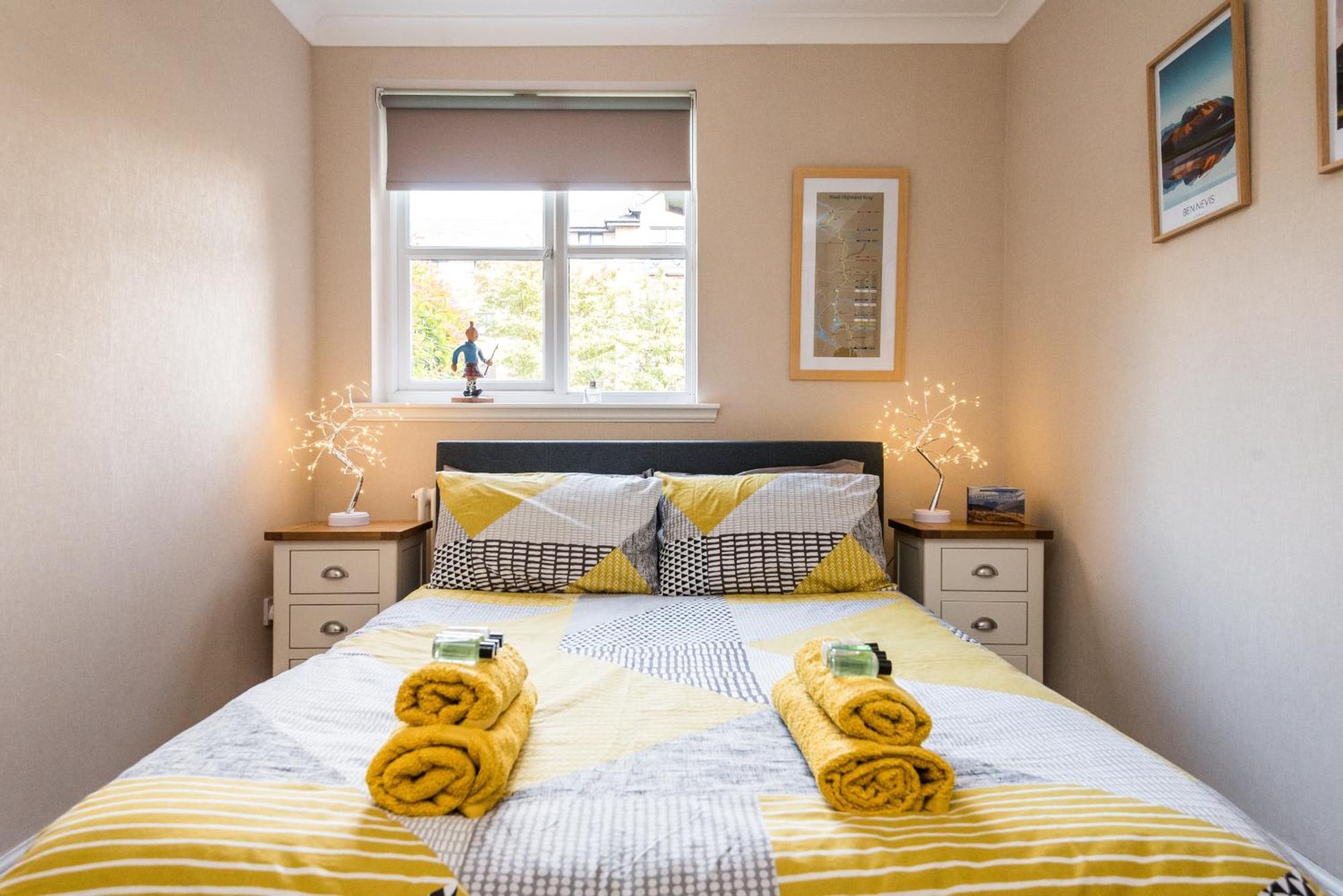 Cosy Roseburn Apartment, - 2 Bedrooms, Free Parking Apartment
