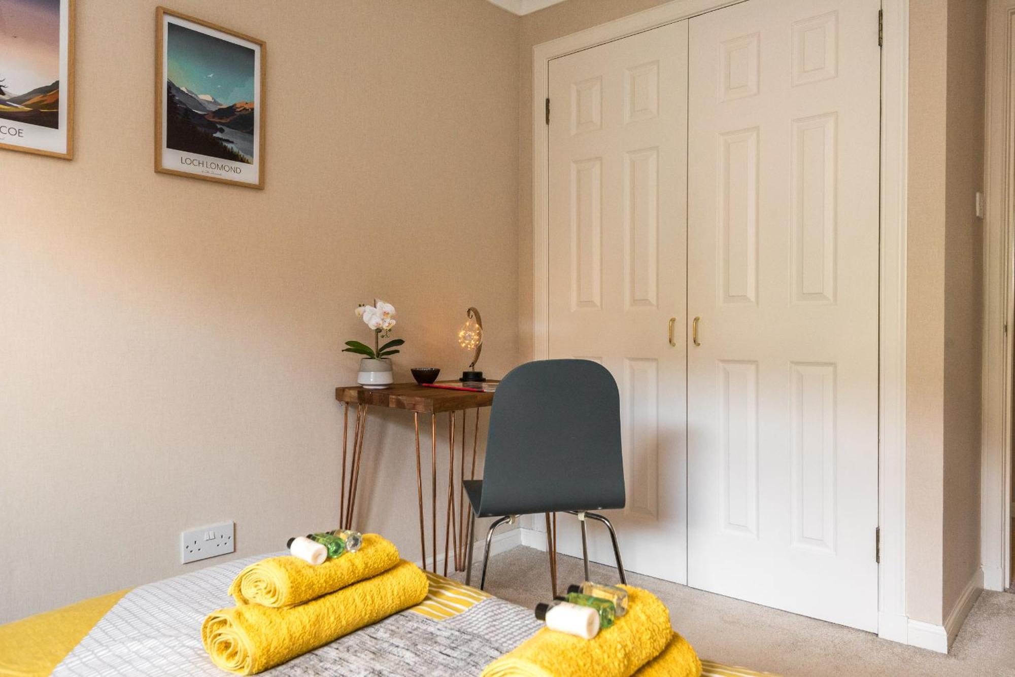 Cosy Roseburn Apartment, - 2 Bedrooms, Free Parking * EDI