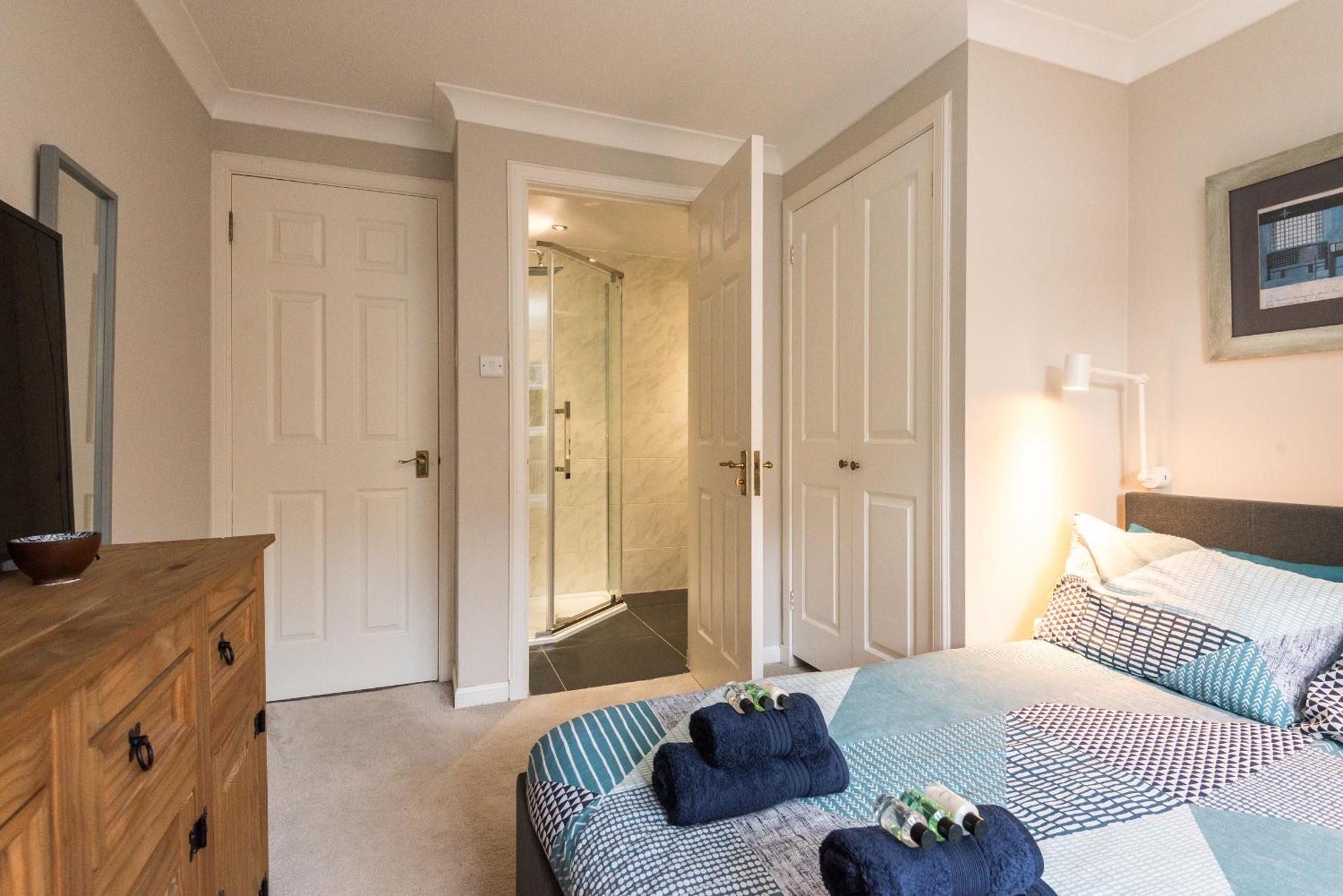 Cosy Roseburn Apartment, - 2 Bedrooms, Free Parking * EDI