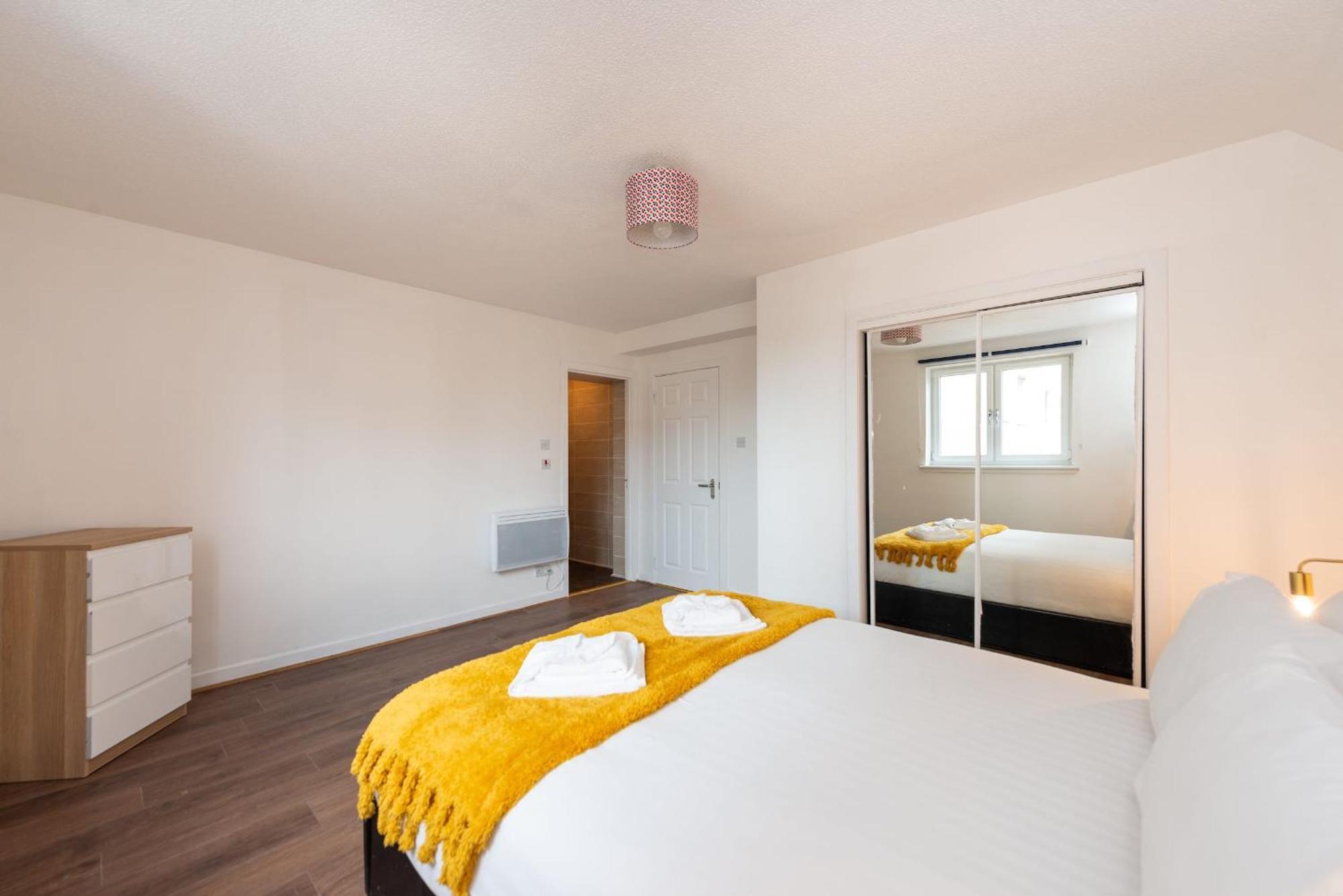 Ground Floor 2 Bed Flat Slateford Apartment *