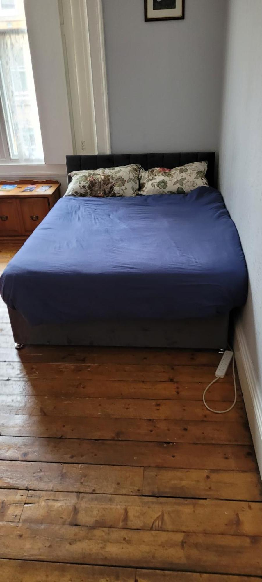 Centre Flat - Sleep Upto 4 *