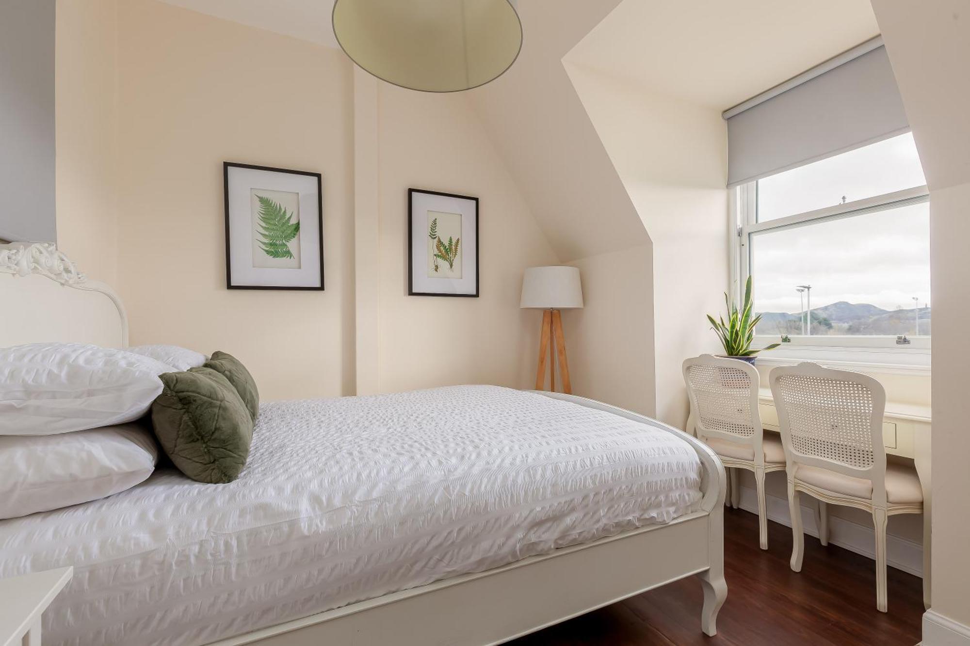 Stylish Victorian Apartment's Close To The Botanical Gardens, Free Parking! * EDI