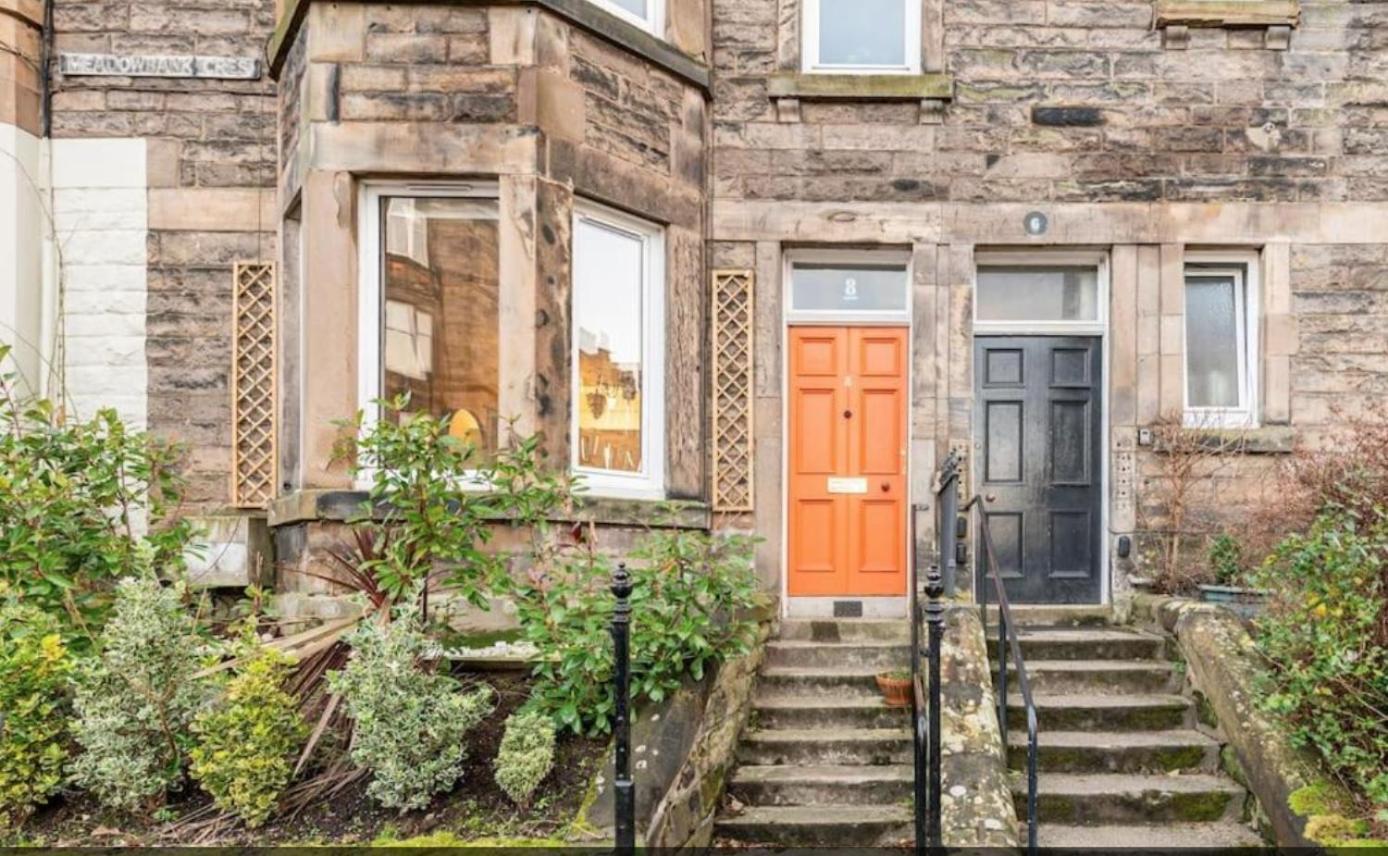 Holyrood Park: Lush & Arty 2 Double Bed Flat