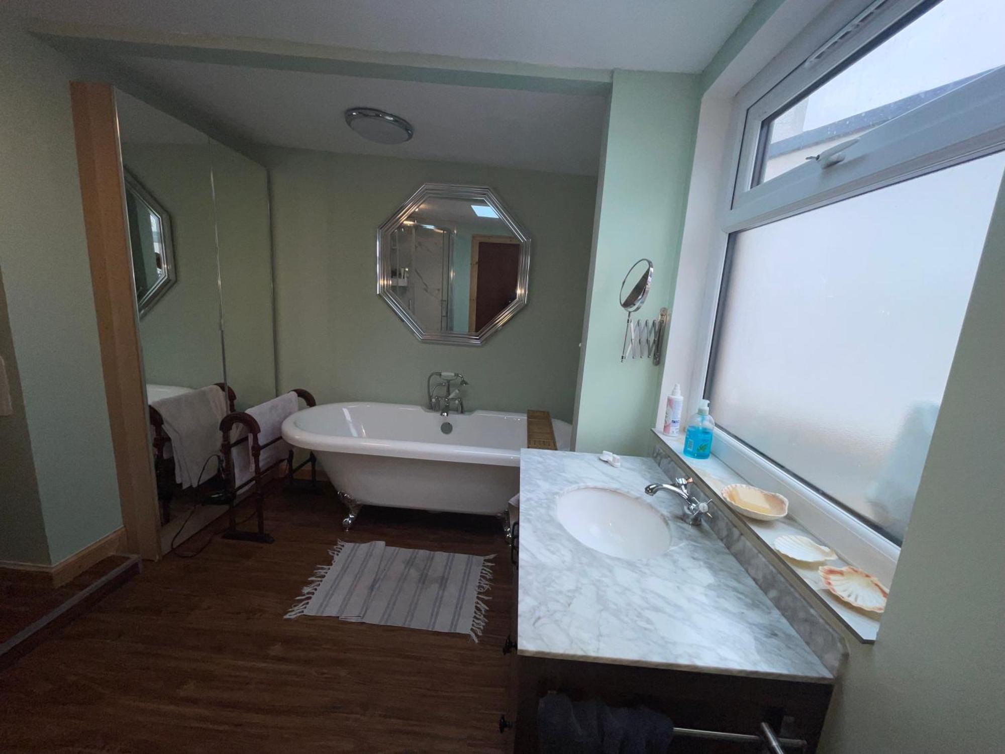 Lovely Double In Very Good Area Homestay *