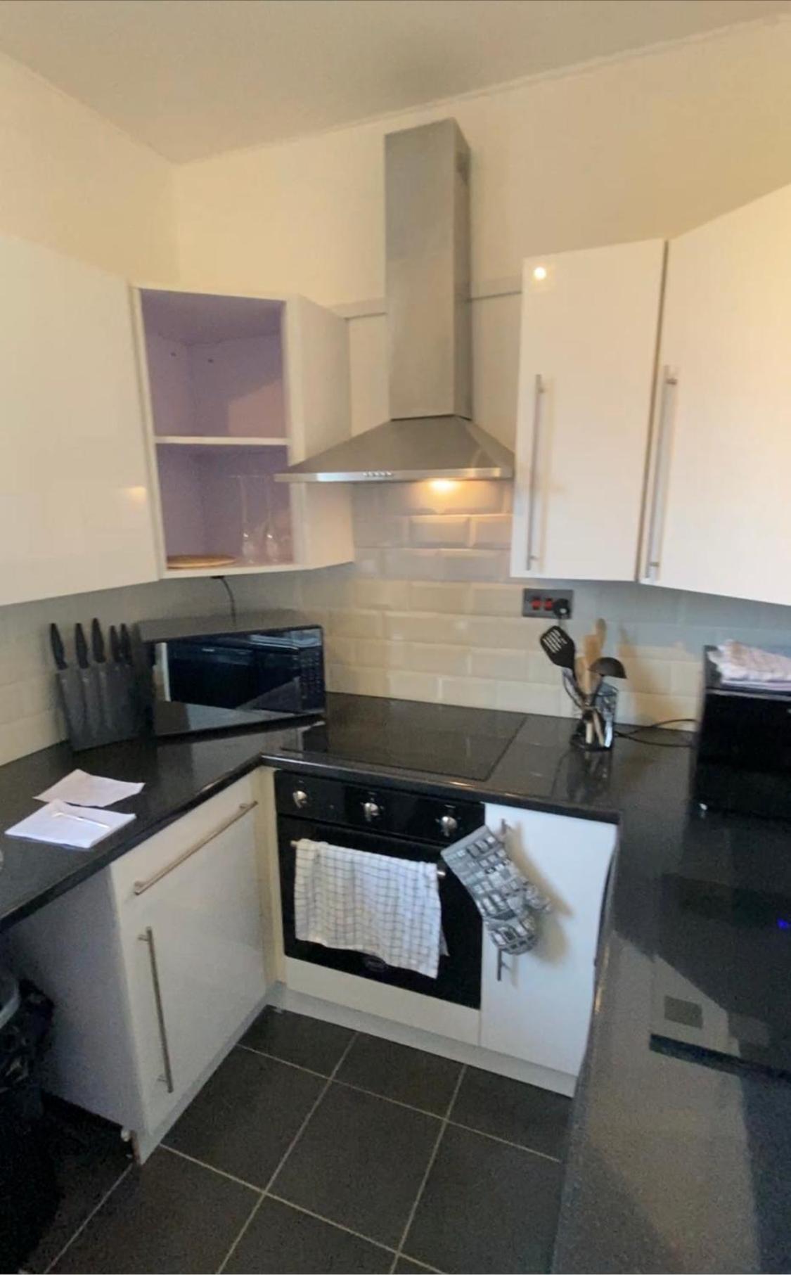 Modern Quiet Center Airport 2 Bedroom Apartment Edinburgh
