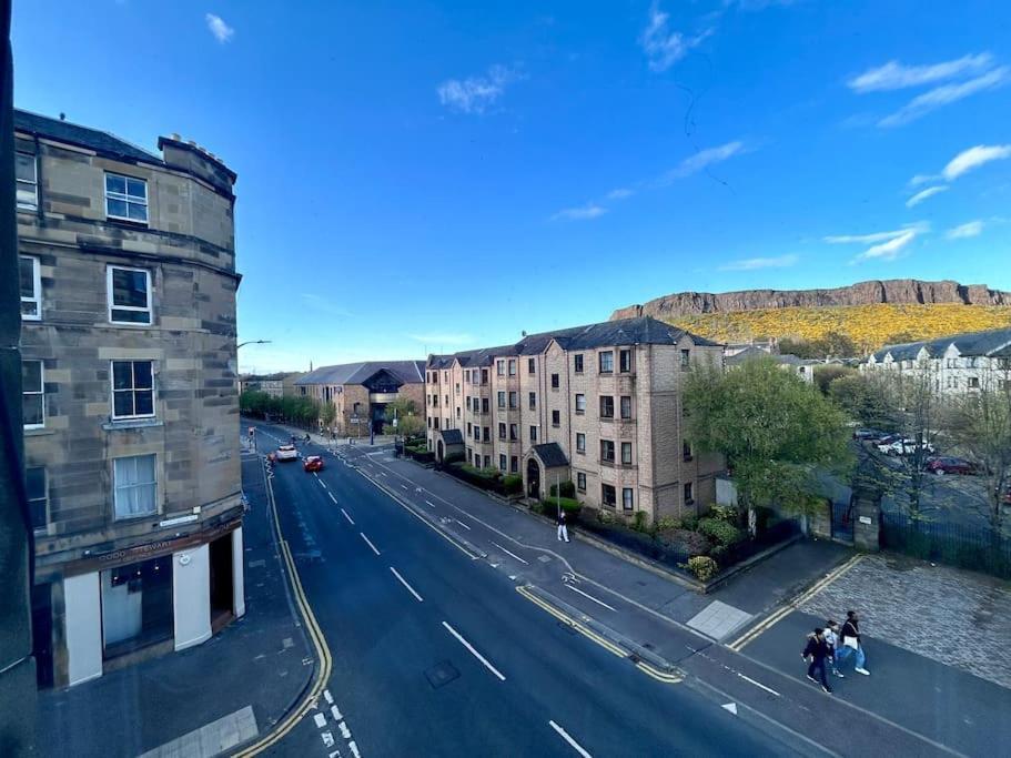 Edinburghs Arthurs Seat View Edinburgh
