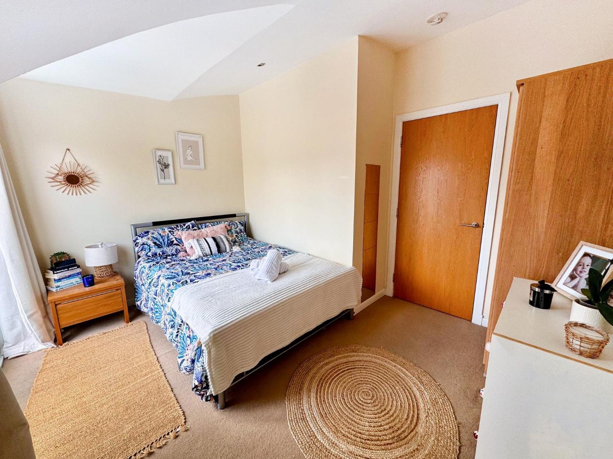 Arthurs Penthouse - Central Leith Walk 2-storey - Free Parking & Fast Wifi Apartment