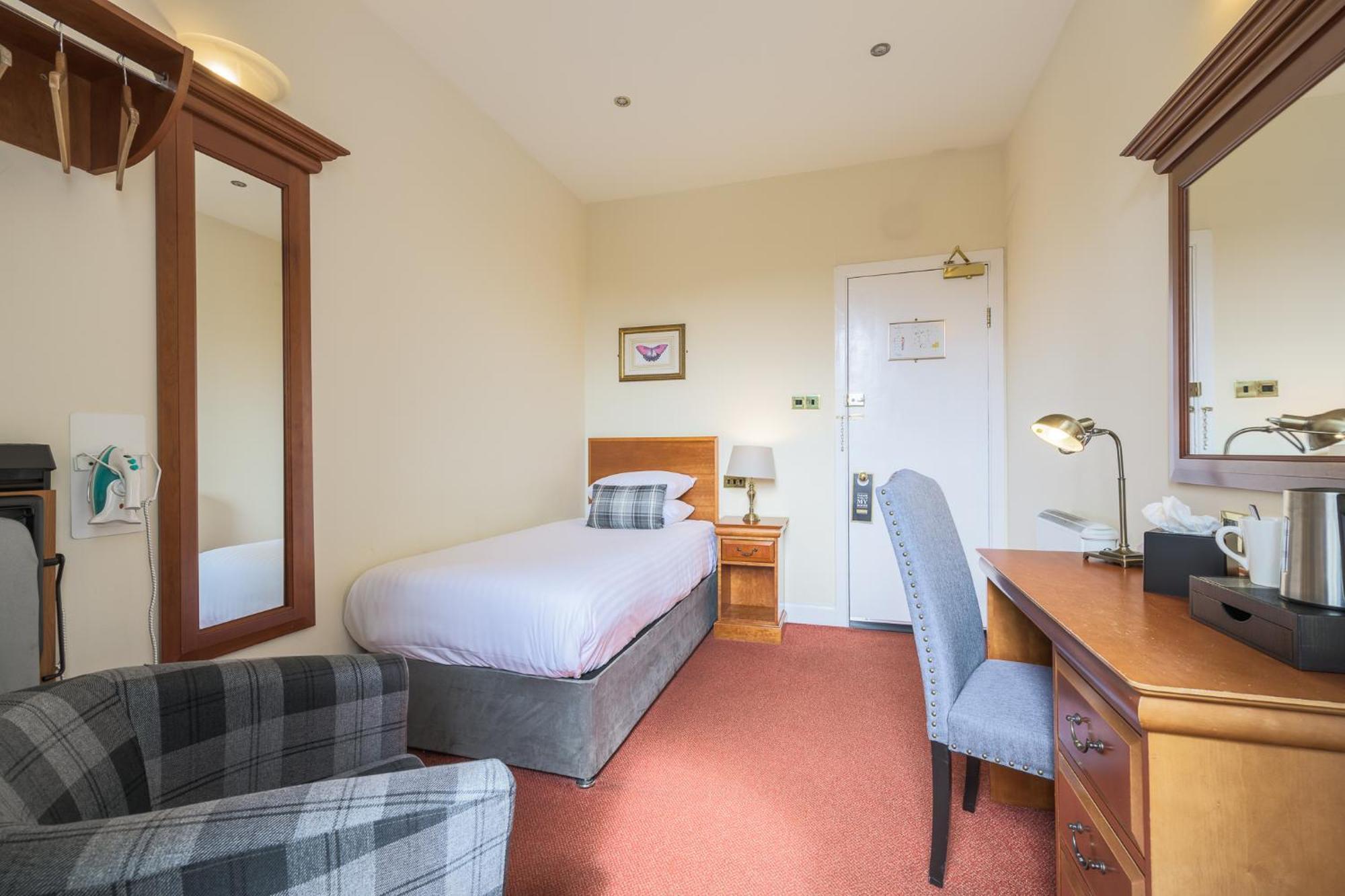 Old Waverley 3* Edinburgh