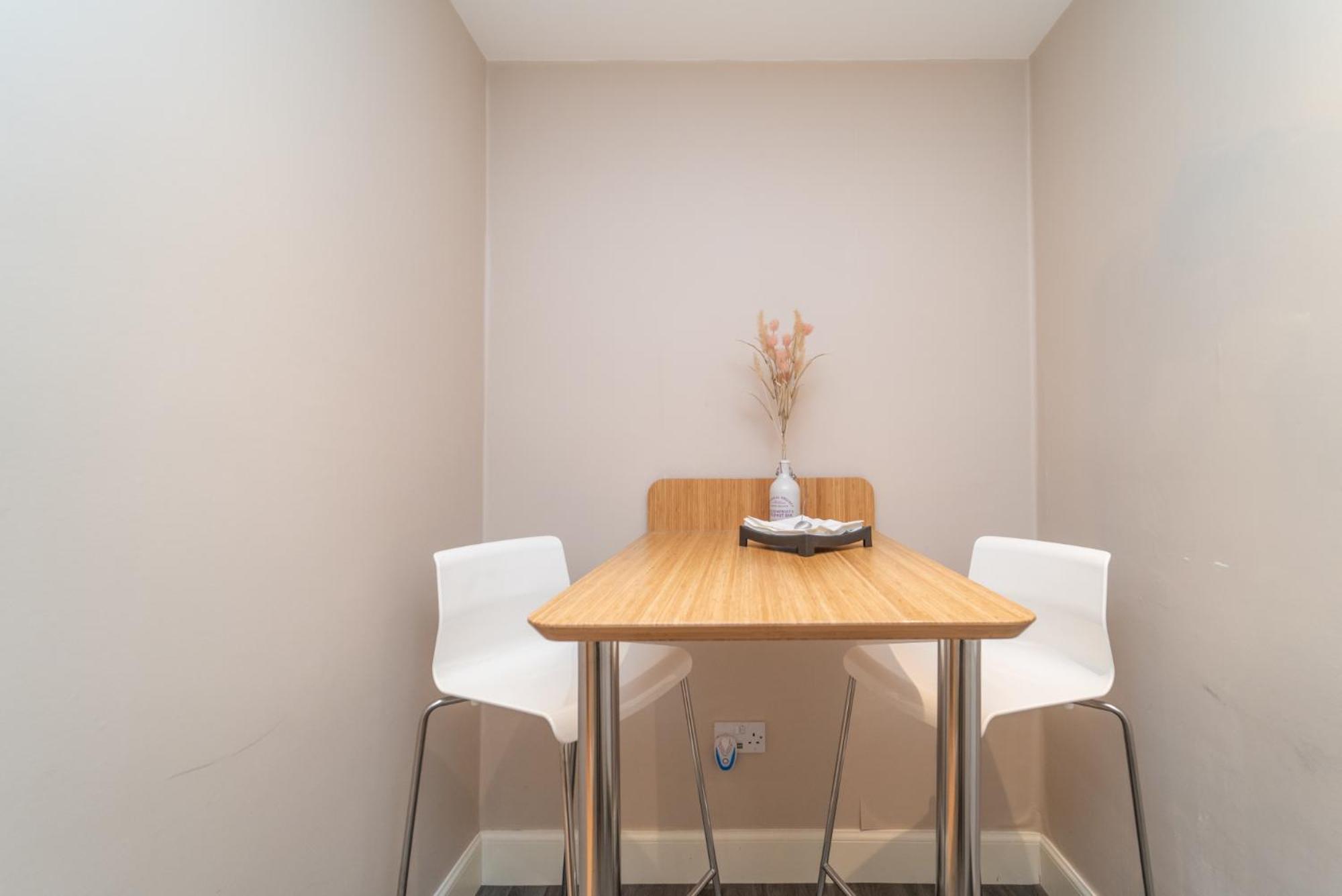 Beautiful Spacious Victorian Town House Apartment Edinburgh