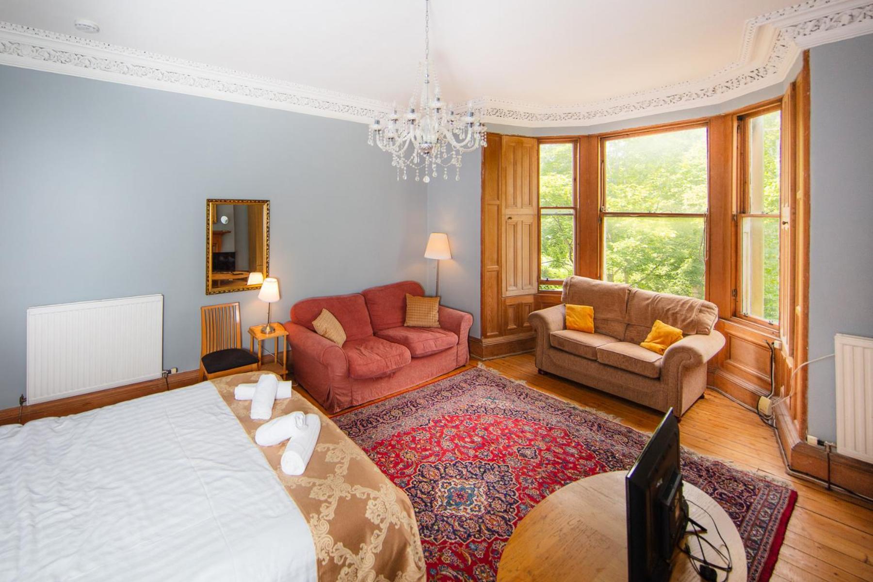 Comfortable, Spacious Retreat, By The Meadows! *
