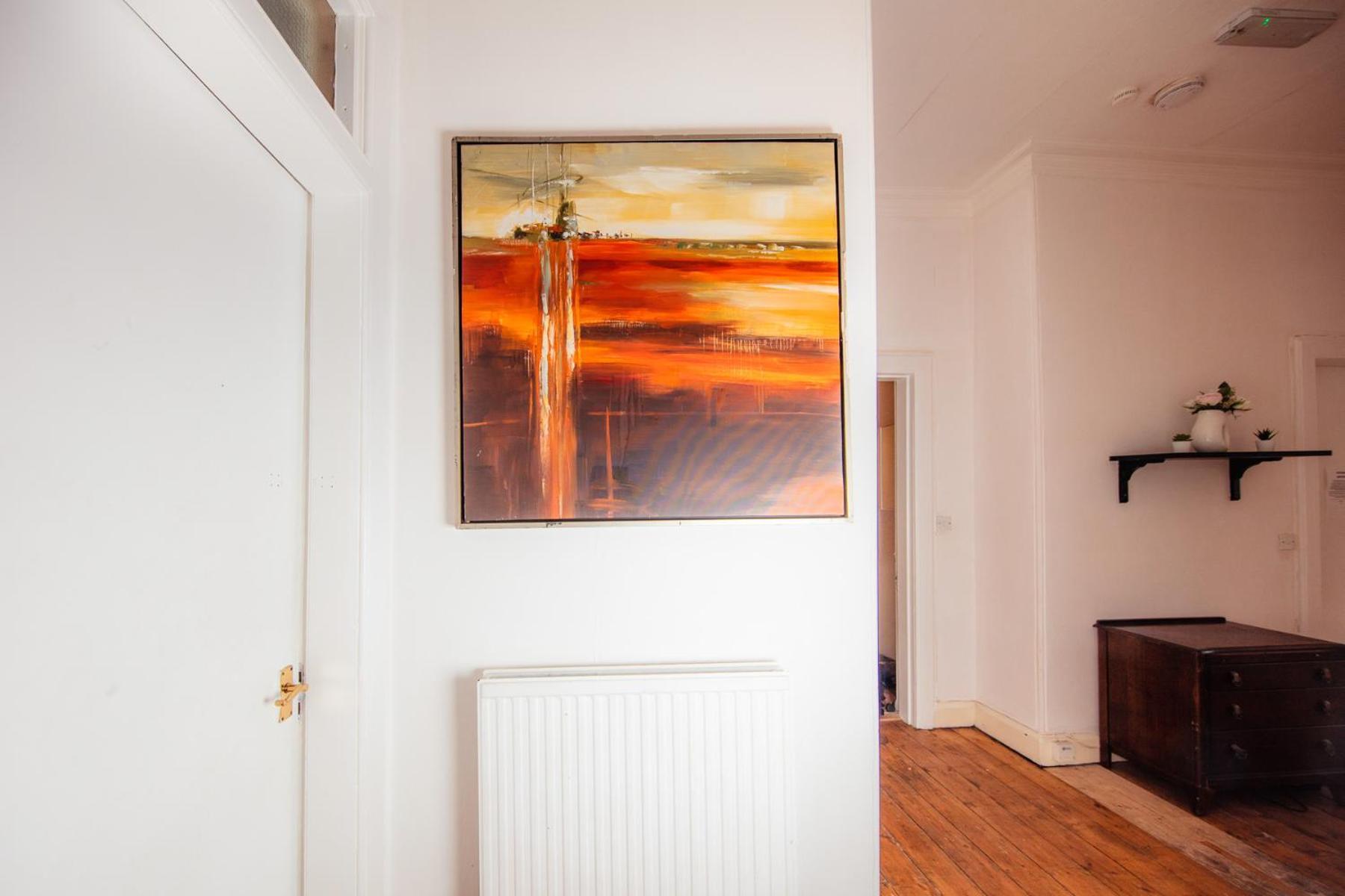 Apartment Comfortable, Spacious Retreat, By The Meadows! *