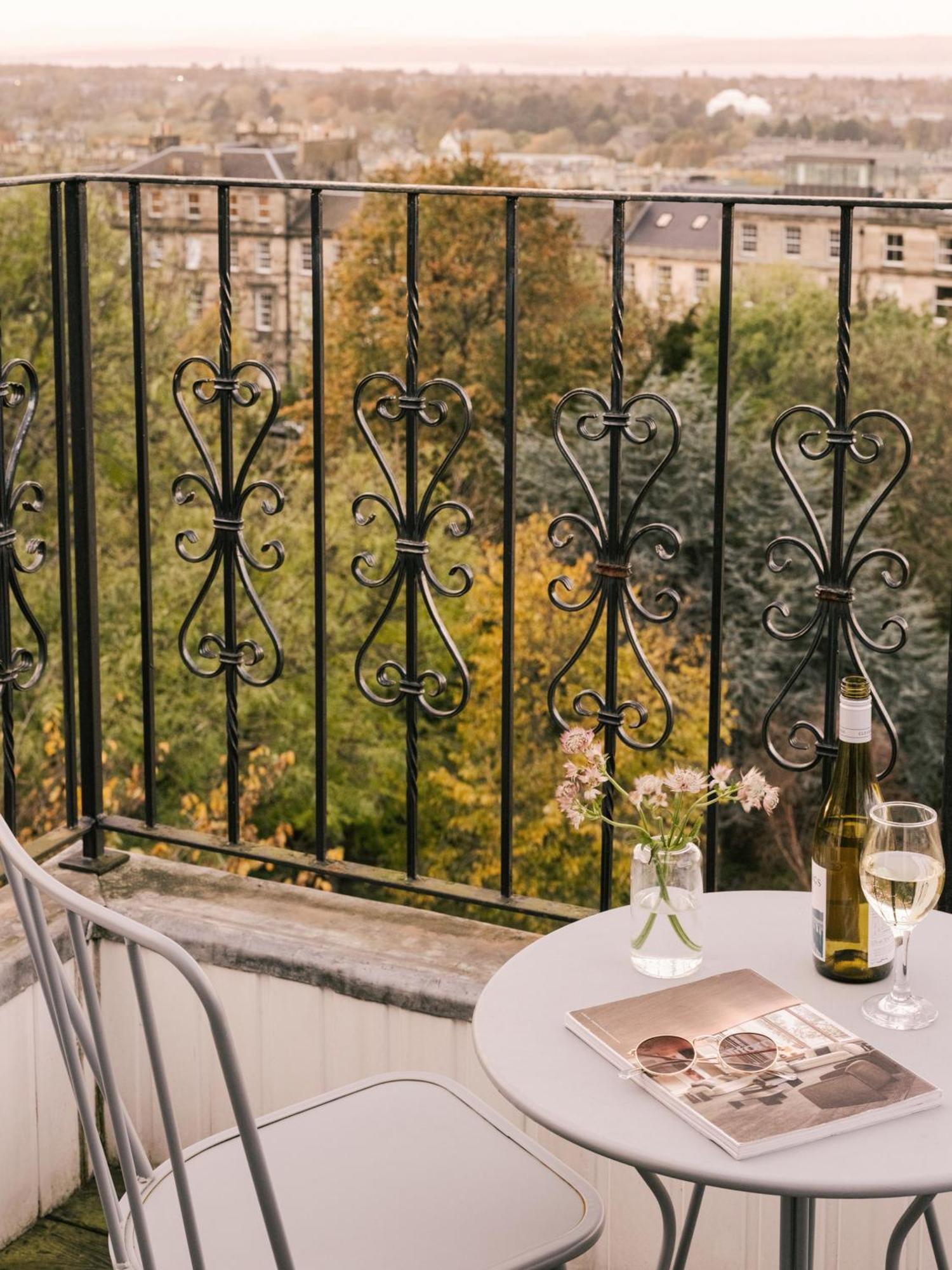 Sonder Royal Garden 4*