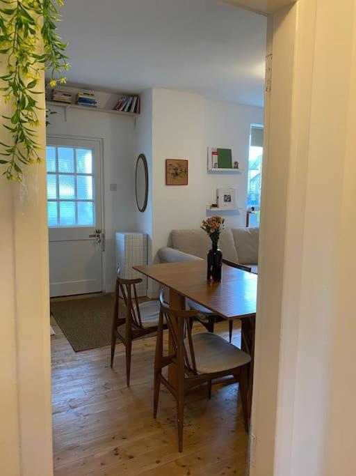 Apartment 2 Bed With Garden Near Centre & Beach, Free Parking Edinburgh