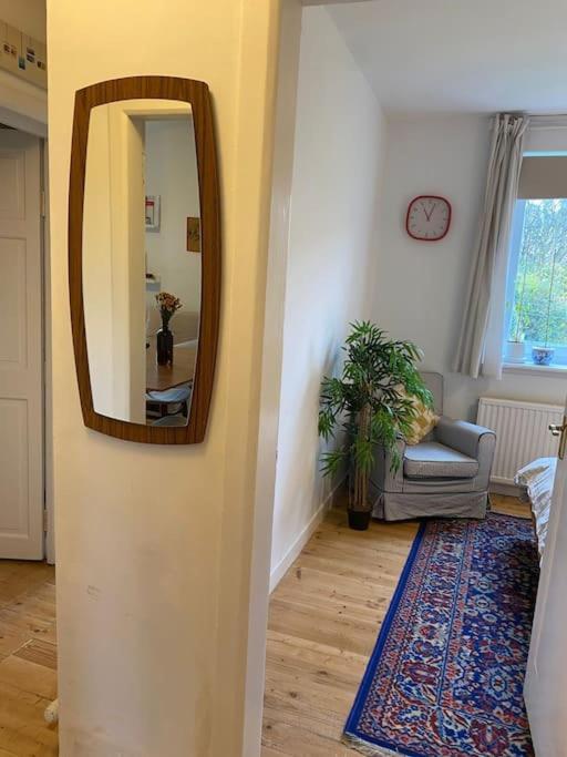 2 Bed With Garden Near Centre & Beach, Free Parking Apartment