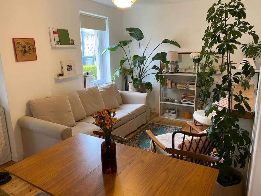 Apartment 2 Bed With Garden Near Centre & Beach, Free Parking Edinburgh