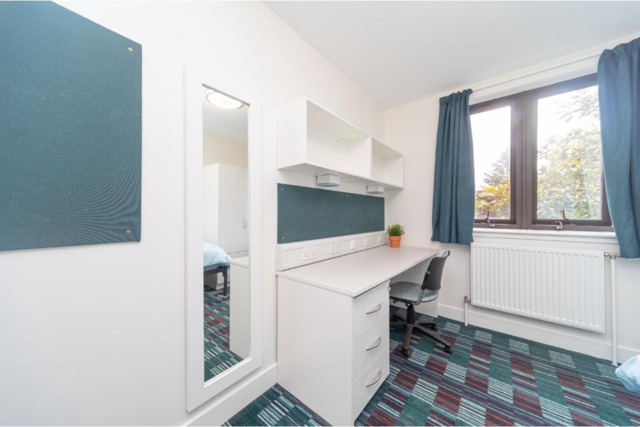 Joivy Affordable 3,4,5 And 12 Bed Private Flats Next To Royal Mile (adults Only) Édimbourg