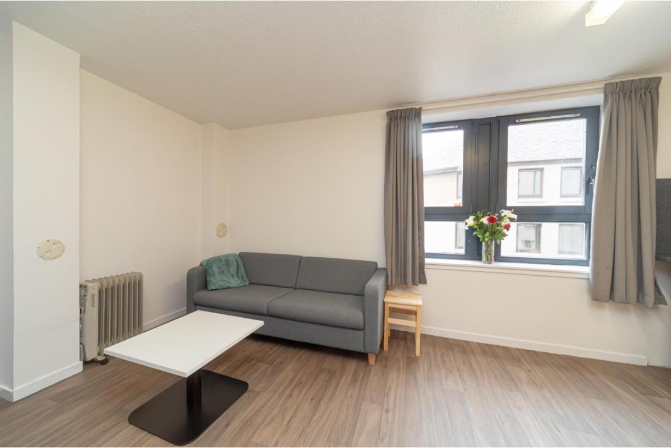 Joivy Affordable 3,4,5 And 12 Bed Private Flats Next To Royal Mile (adults Only) Édimbourg