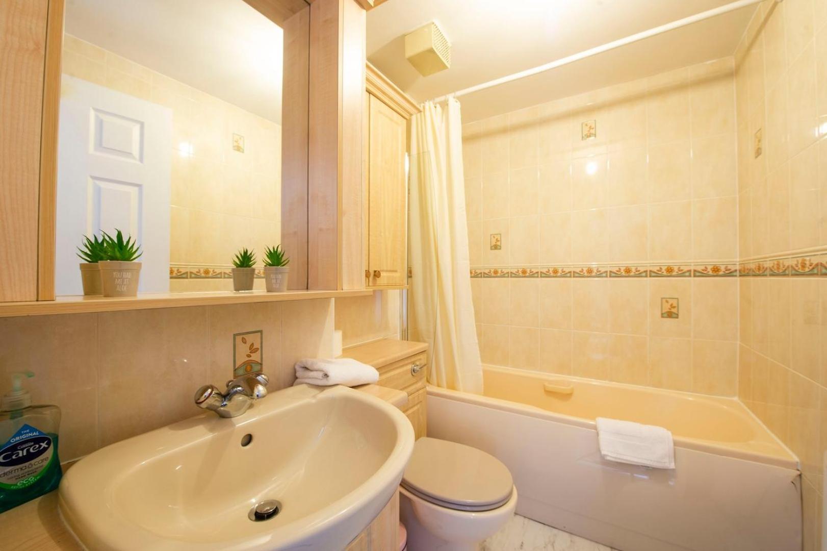 Apartment Guestready - 3bdr W/ Private Parking *