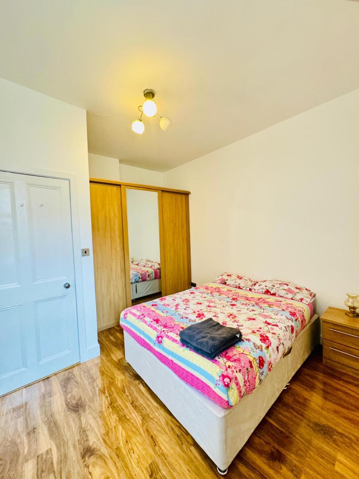 Central 1bhk Heart Of The City Apartment
