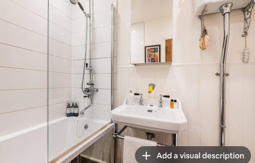 Apartment Holyrood Park: Lush & Arty 2 Double Bed Flat *