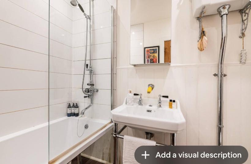 Holyrood Park: Lush & Arty 2 Double Bed Flat Apartment