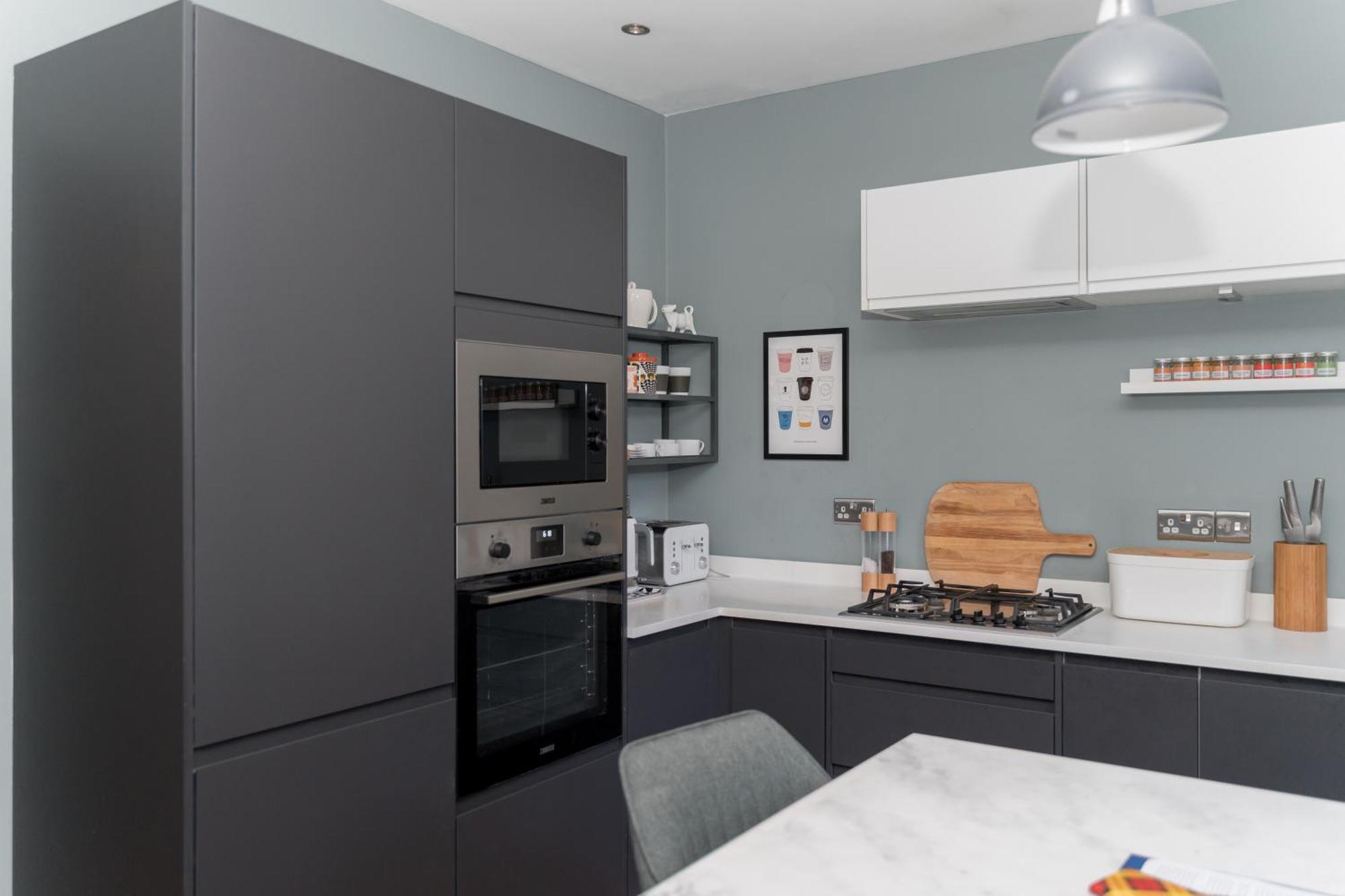 Beautiful & Bright 2bd Flat - Haymarket Apartment *