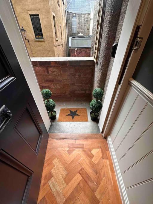16th Century Courtyard On The Royal Mile Apartment *