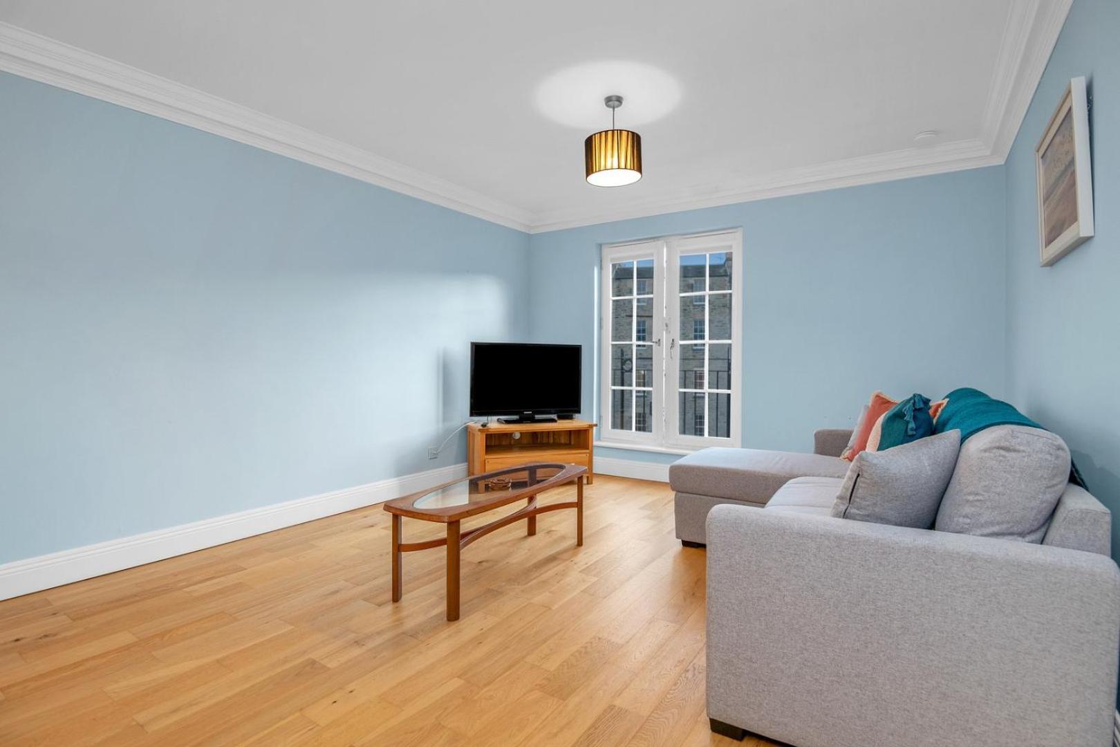 Guestready - Light & Airy In New Town