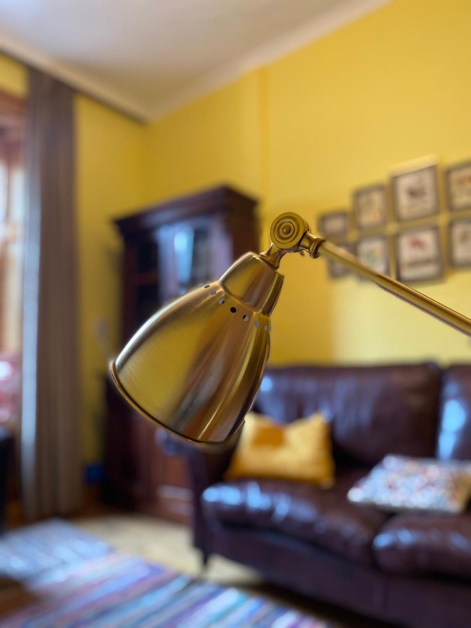 Charming 1 Bedroom *
