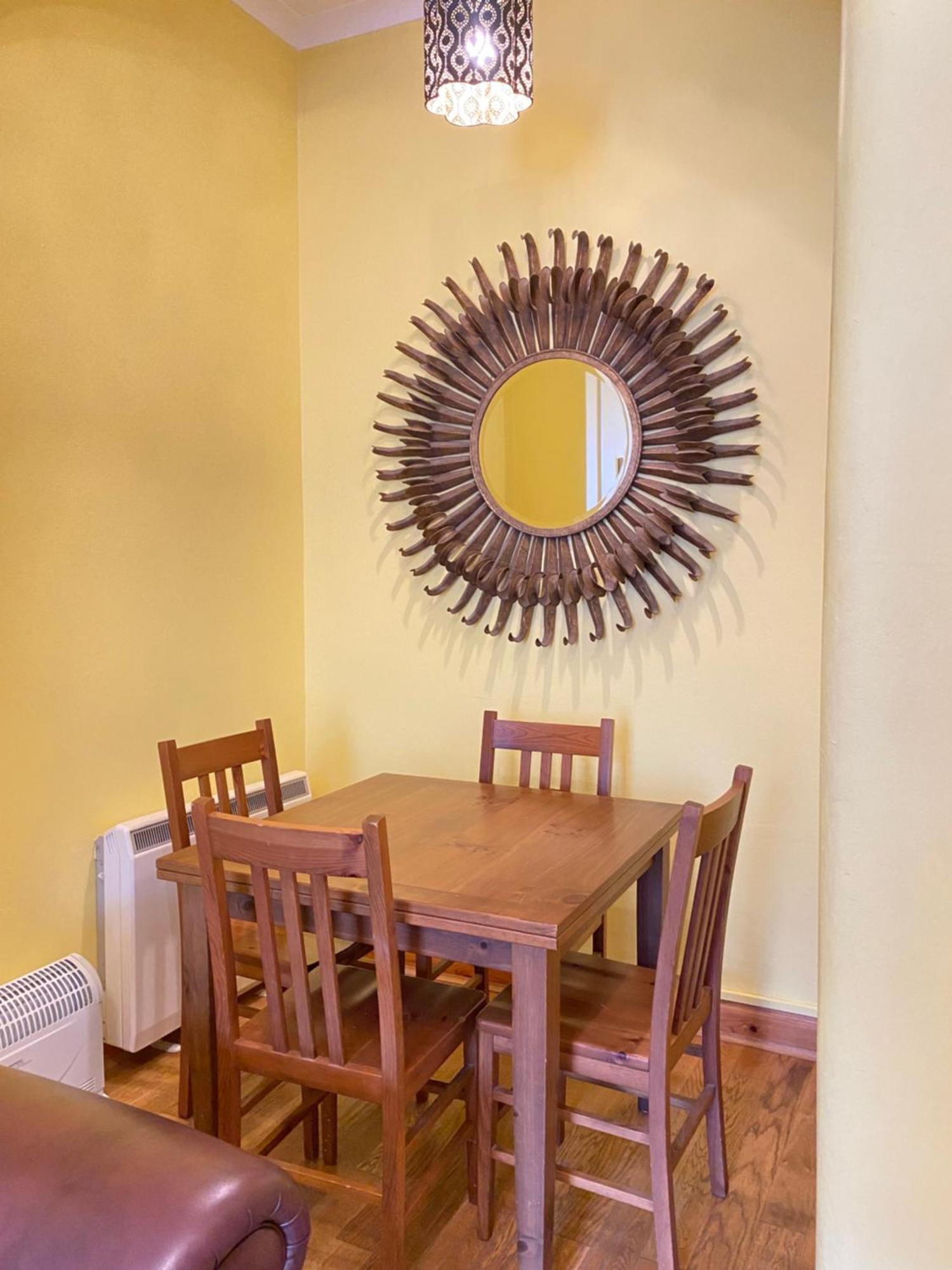 Charming 1 Bedroom Apartment *
