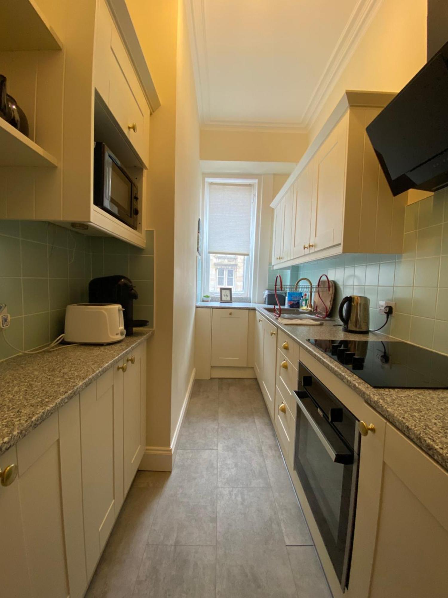 Apartment Charming 1 Bedroom EDI