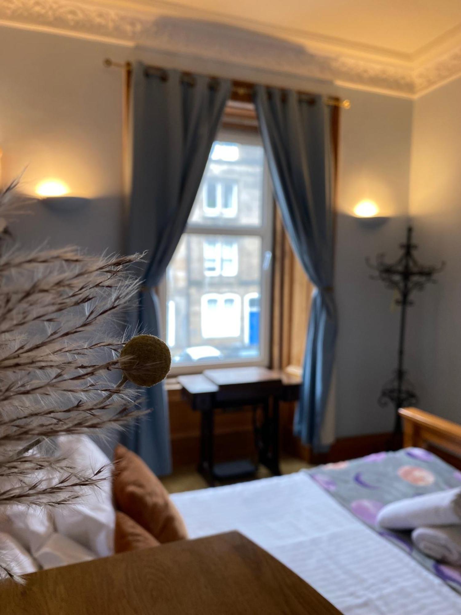 Charming 1 Bedroom *