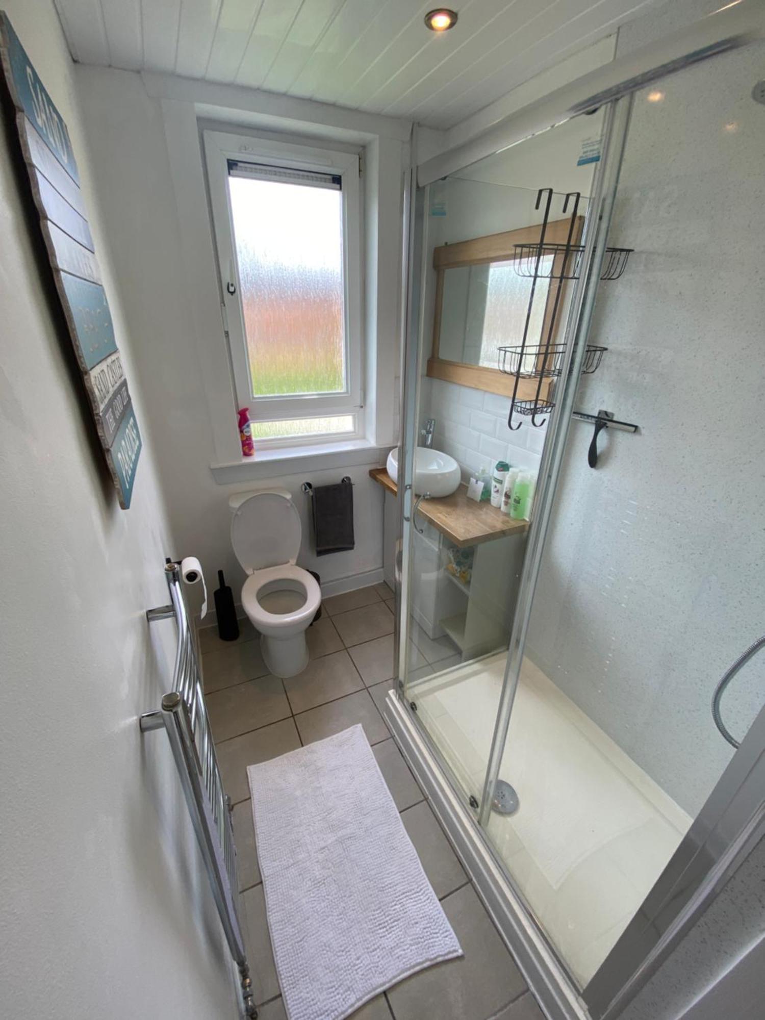 Modern Quiet Center Airport 2 Bedroom Edinburgh
