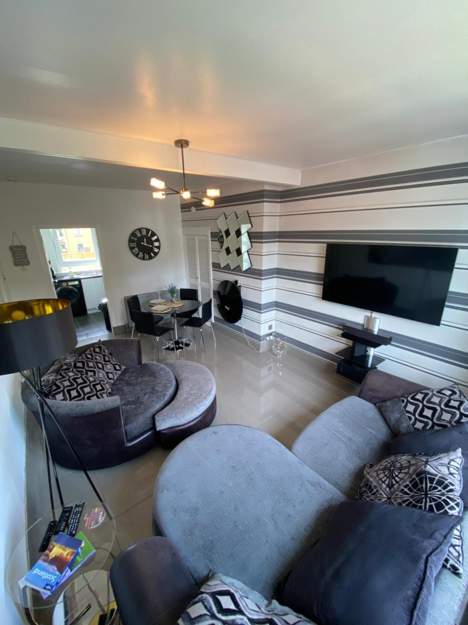 Modern Quiet Center Airport 2 Bedroom