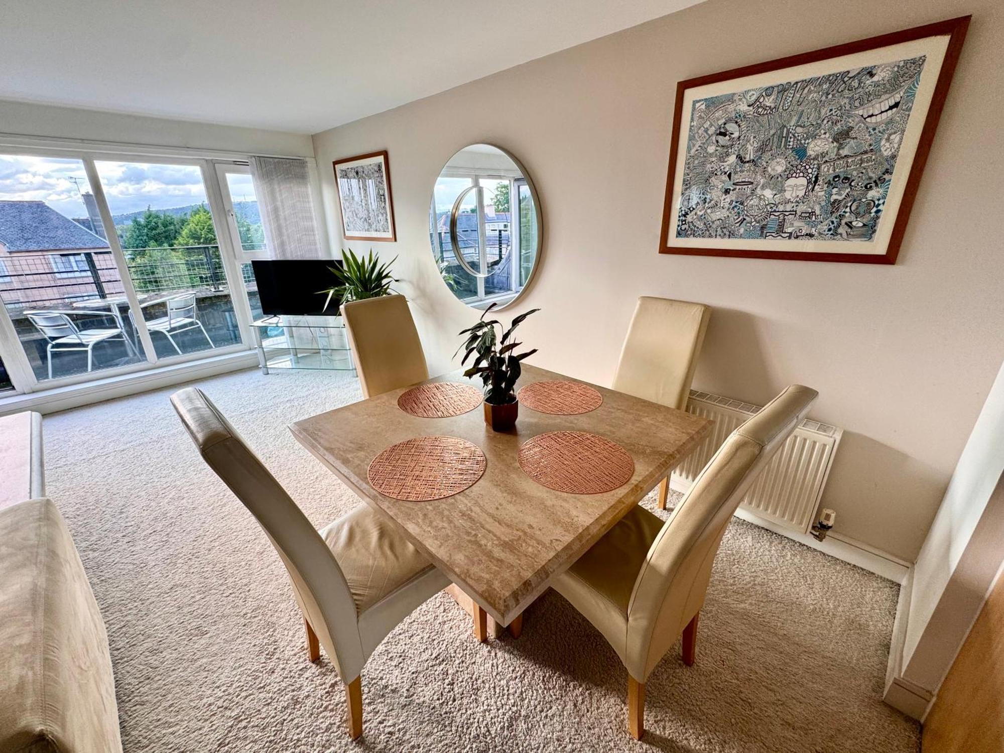 Appins Penthouse Luxury - Fast Wifi & Free Parking Apartment Edinburgh